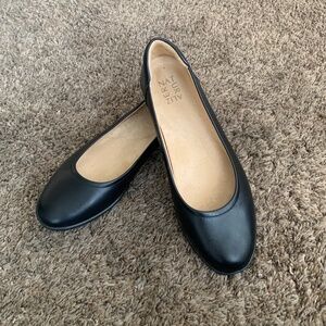 Naturalizer Flexy Black Leather Flats Sz.10M Cushioned Classic Shoes Minimalist